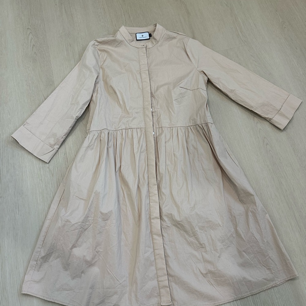 Tuckernuck Stretch Beige  Shirt Dress Mini Small Minimalist Chic